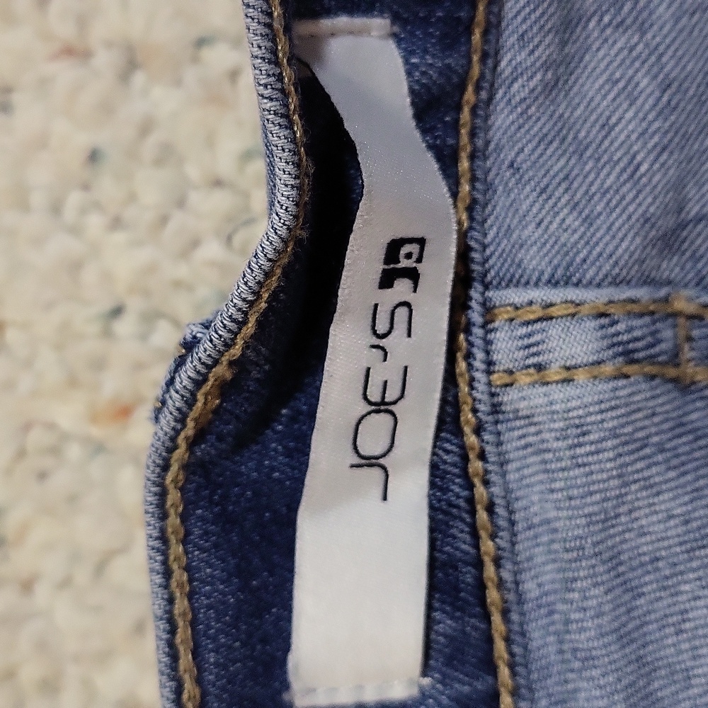 Joe's Classic Blue Women's Jeans - Picture 2 of 6